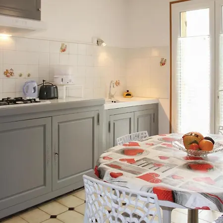 Lovely In Saint Trinit With Kitchen